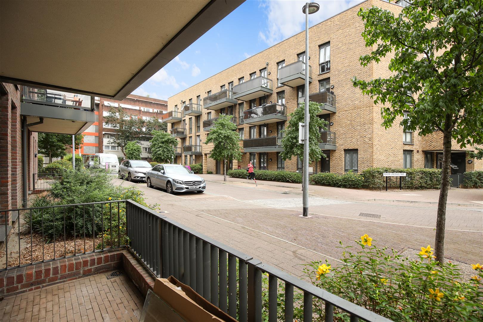 2 bed property in Maypole Court, Mile End